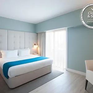 https://lutecia-smart-design-hotel.hotels-lisbon-portugal.com